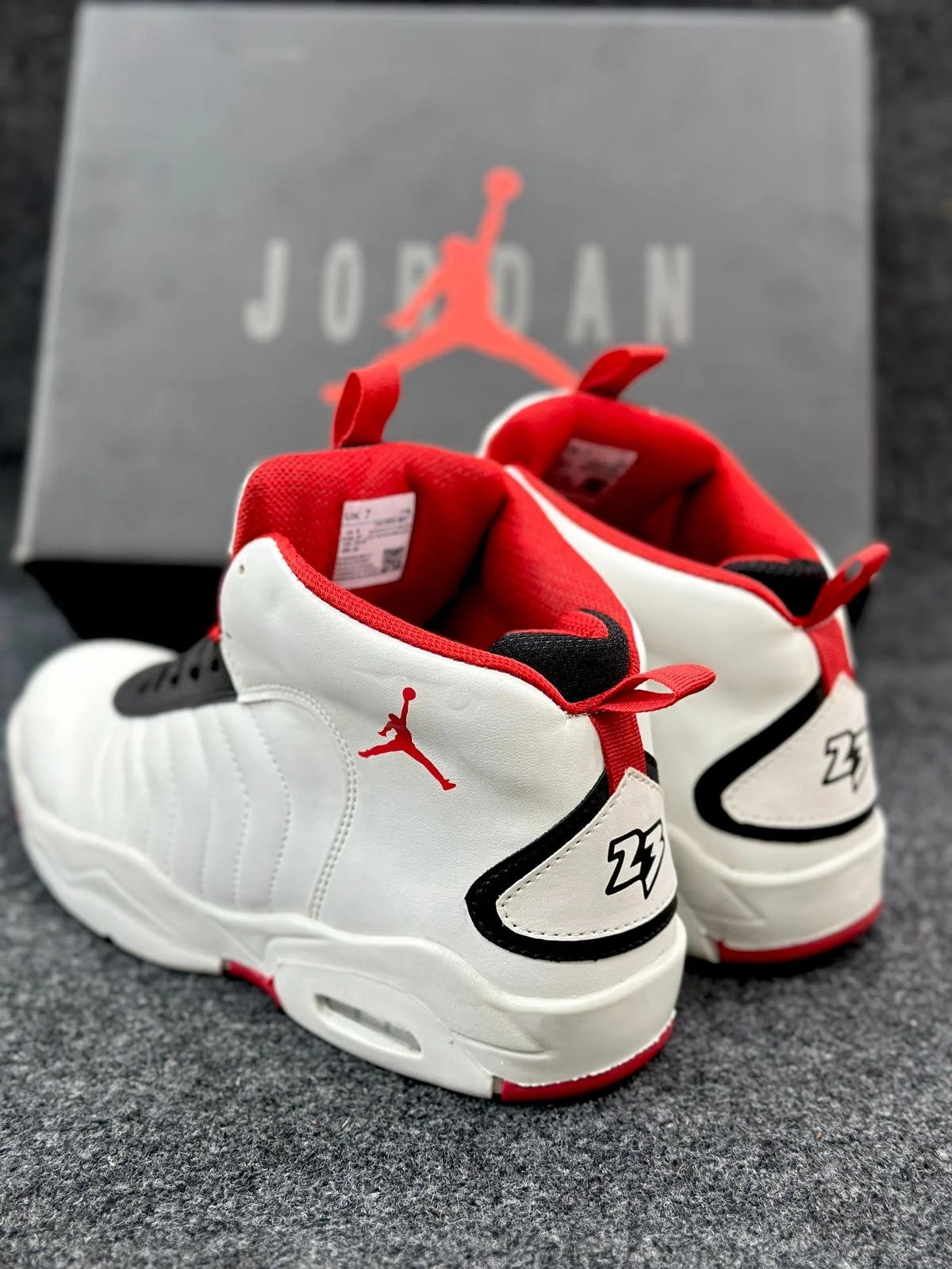 AIR JORDAN FLY (View 4)