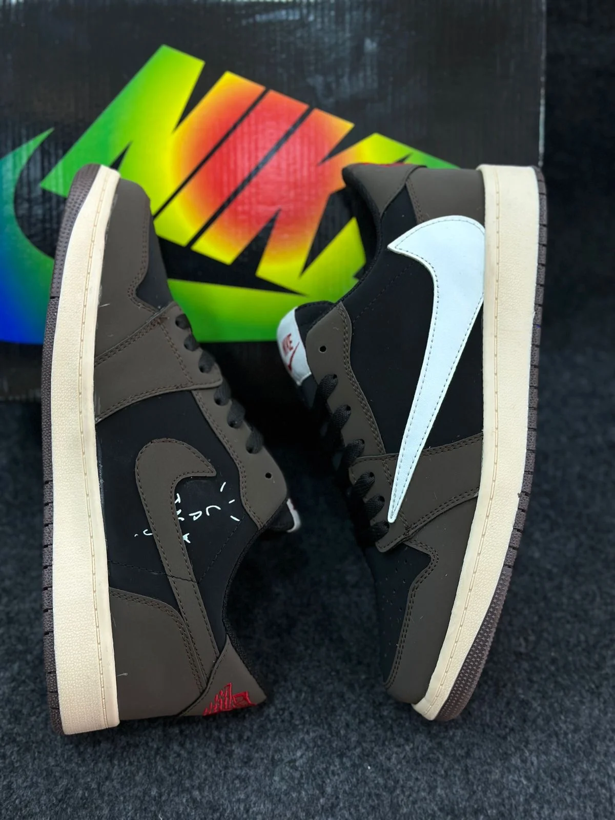 TRAVIS SCOTT LOW (View 2)