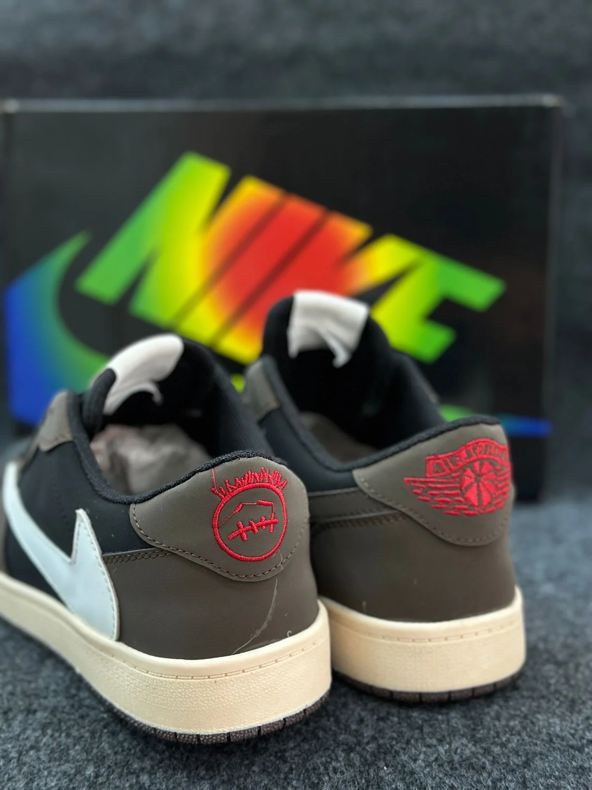 TRAVIS SCOTT LOW (View 3)